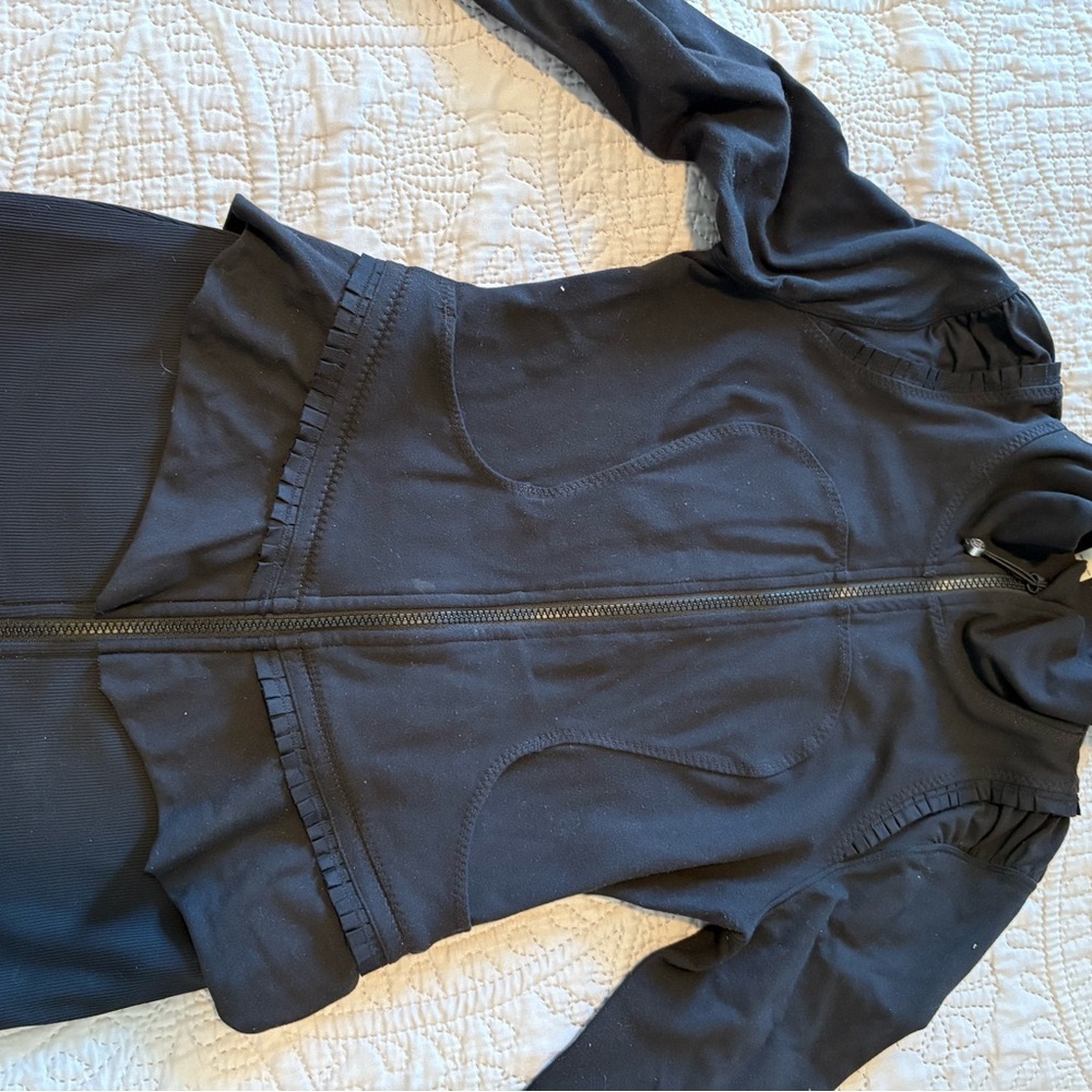 Lululemon Sporty Black Bomber Jacket with High Collar and Tailored Fit
